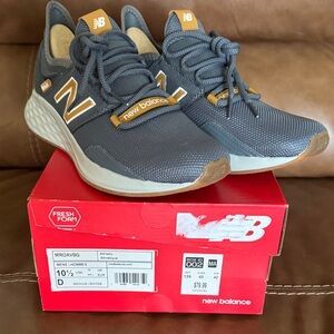 New Balance Men’s size 10.5M Charcoal Grey and Gold Sneakers